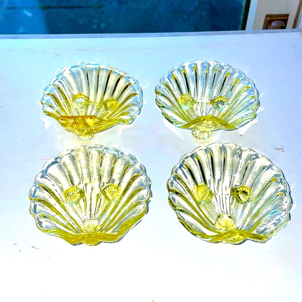 Cambridge Glass Shell Footed Vintage Yellow Nut Dishes Salt Cellars Set of 4
